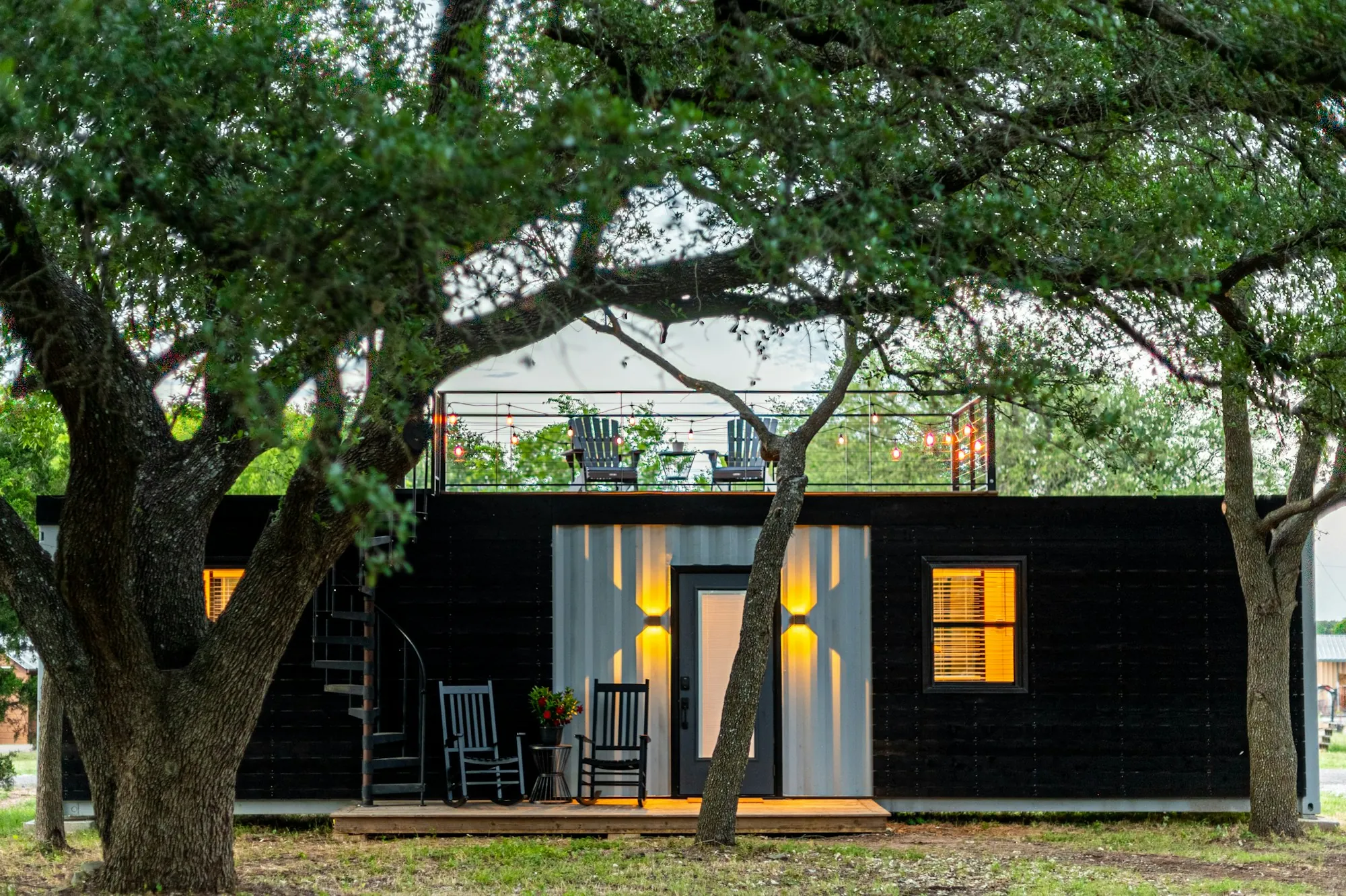 Small backyard dwelling unit